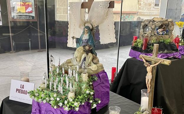 Abierta en Guijuelo la exposición 'Semana Santa vista por Manuel Fernández Fuertes- Manolín'