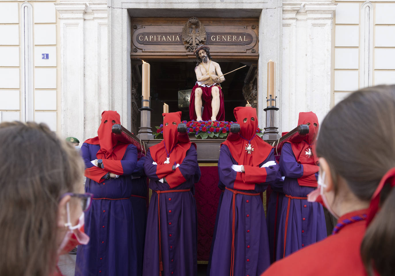 La procesión de la Hermandad del Santo Cristo de los Artilleros, en imágenes