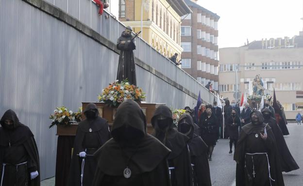 La Piedad acerca la Pasión a los barrios de Palencia