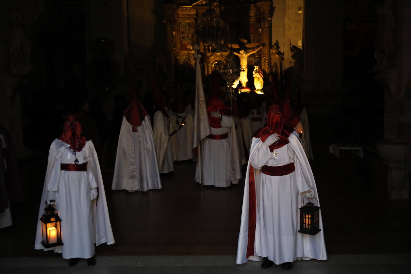 Procesión del Cristo de la Buena Muerte en Peñafiel (1/4)