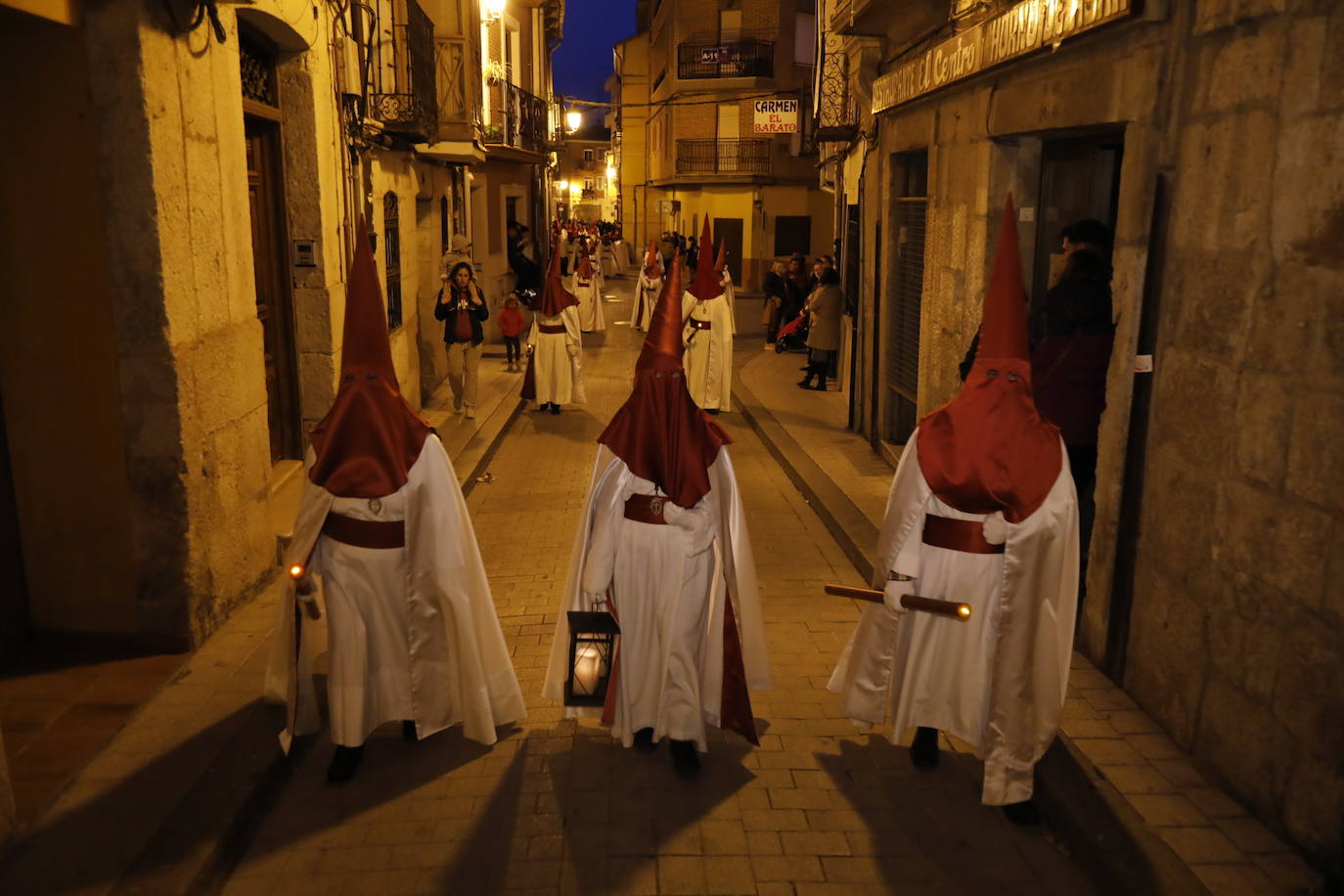 Procesión del Cristo de la Buena Muerte en Peñafiel (2/4)