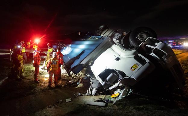 Muere un camionero en la provincia de Salamanca al salirse de la vía