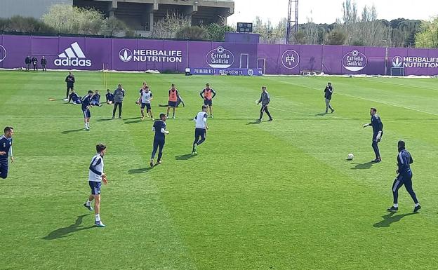 Primer entrenamiento semanal sin Weissman, pero con Monchu