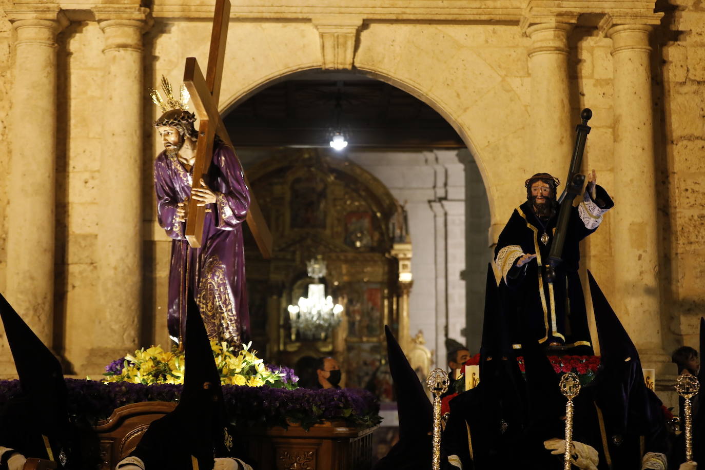 Peñafiel se vuelca con la procesión de Nuestro Padre Jesús Nazareno