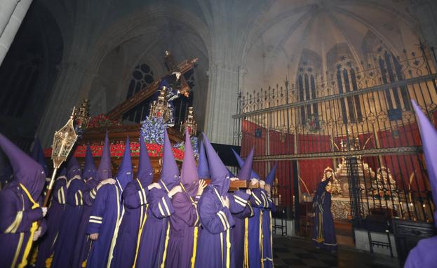 San Pablo se cubre de velas para recibir al Nazareno en Silencio