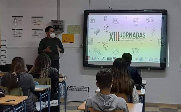 Más de 11.000 estudiantes participan en las Jornadas de Educación Financiera Edufinet de Unicaja