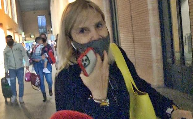 Eugenia Martínez de Irujo, con Narcis Rebollo, vive en familia las procesiones de Sevilla