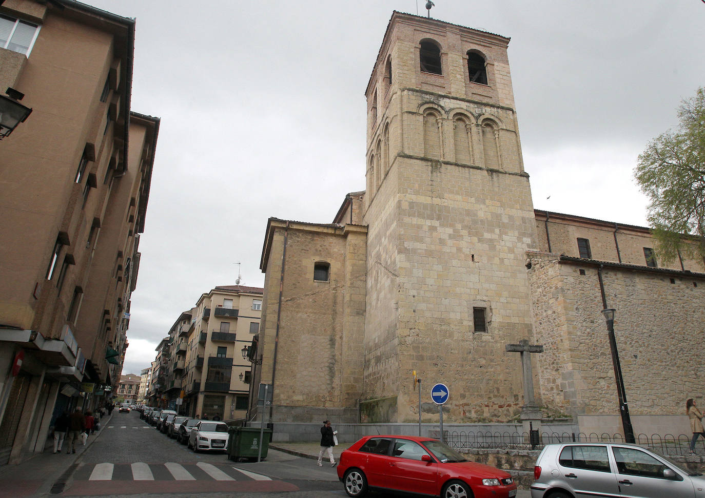 Detenido por conducir ebrio y chocar contra contenedores y vallas en Santa Eulalia