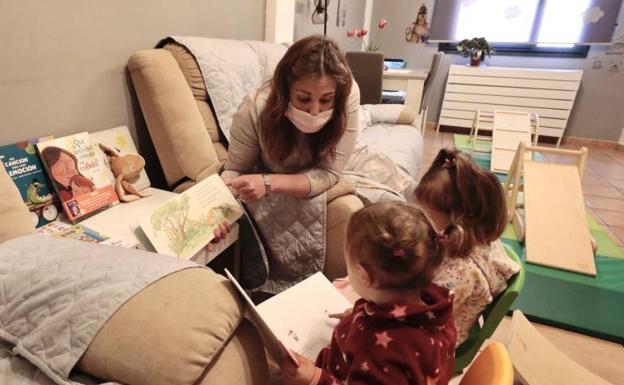 Madres de día, una alternativa a las guarderías