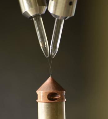 El CLPU genera mediante láser con un blanco líquido una fuente de protones energéticos de alta frecuencia