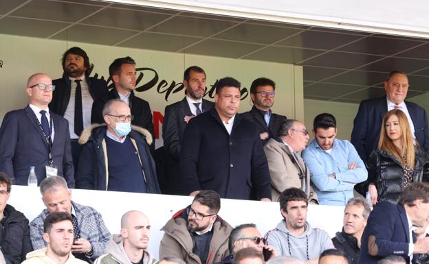 Con mil y el presidente de tu lado no hay maldición que cien años dure