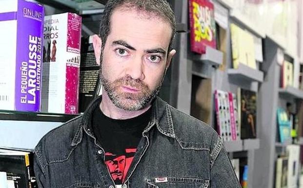 La Sala de la Palabra del Liceo acoge el martes la presentación del poemario de Miguel Velayos, 'Ofrenda o vanidad'