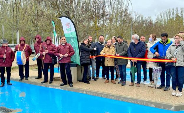 Villamuriel inaugura el área de viviendas móviles con siete plazas de aparcamiento