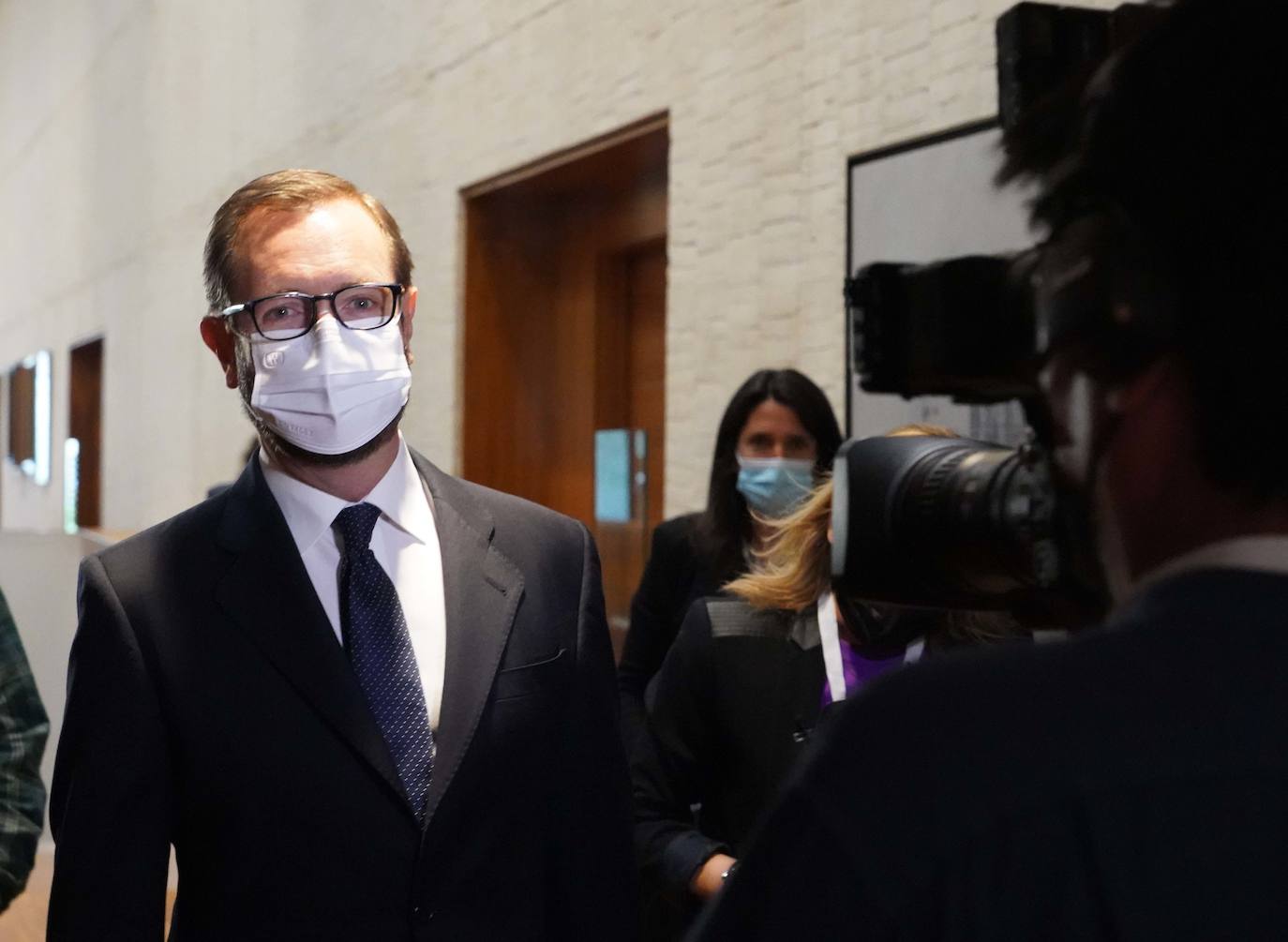 El PP demora de designación de senadores autonómicos y mantiene el escaño de Javier Maroto en vilo