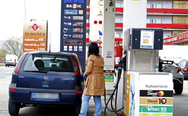 La gasolina y la luz se encarecerán si decae el plan anticrisis