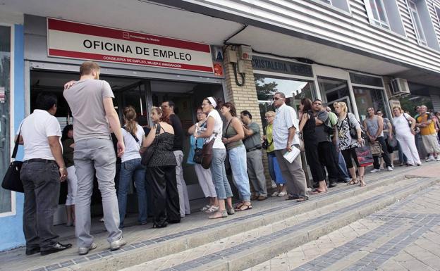 El paro sube en 9.100 personas en Castilla y León entre enero y marzo