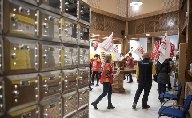 Los sindicatos temen una pérdida de 40 puestos de trabajo en Correos