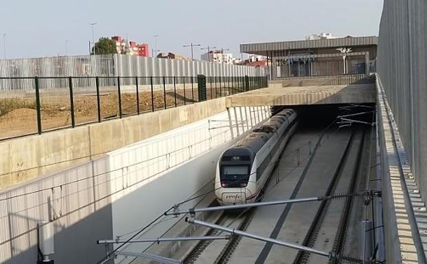 Los usuarios leoneses del tren a Palencia y Valladolid denuncian subidas del precio del 100%