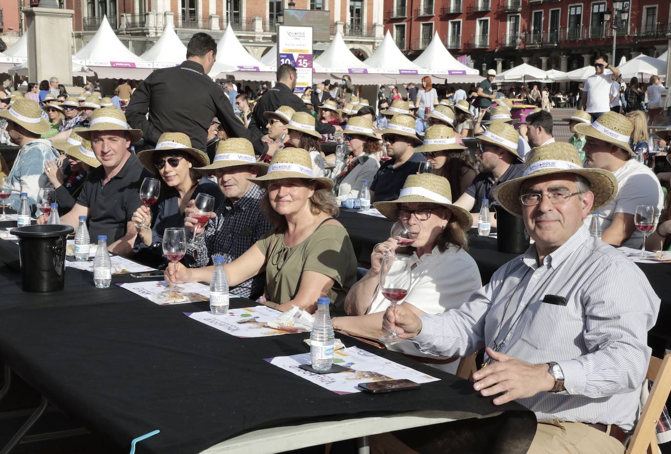 Valladolid se vuelca este domingo con su Plaza Mayor del Vino (5)