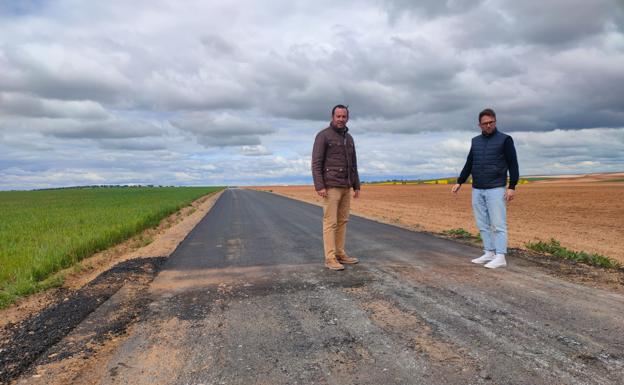 Carrascal de Barregas inicia las obras de pavimentación de la carretera de acceso al pueblo