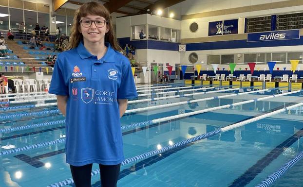 Nayara Pineda bate el récord nacional de 100 braza en su edad