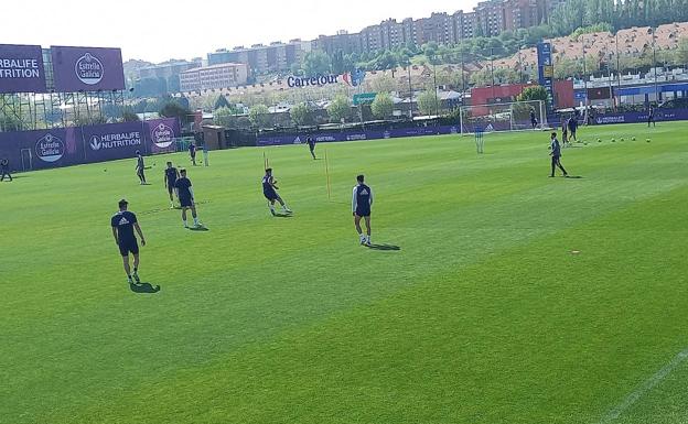 Javi Sánchez y Joaquín completan la primera parte del entrenamiento con el grupo