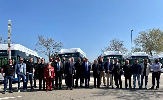 El transporte urbano de Salamanca estrena cinco nuevos vehículos de gas natural