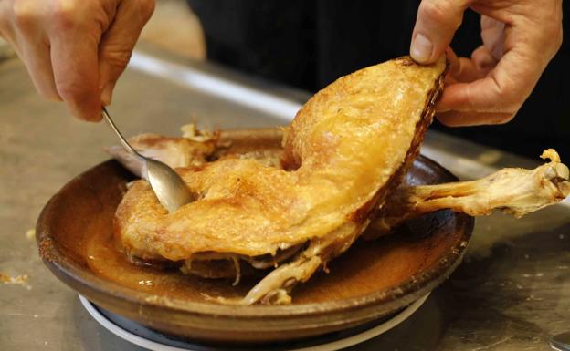 Elogio desmedido del lechazo asado