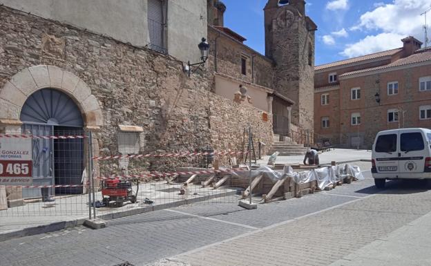 Comienzan las obras de reparación de la cubierta del Hospital Santiago y San Marcos de Alba de Tormes