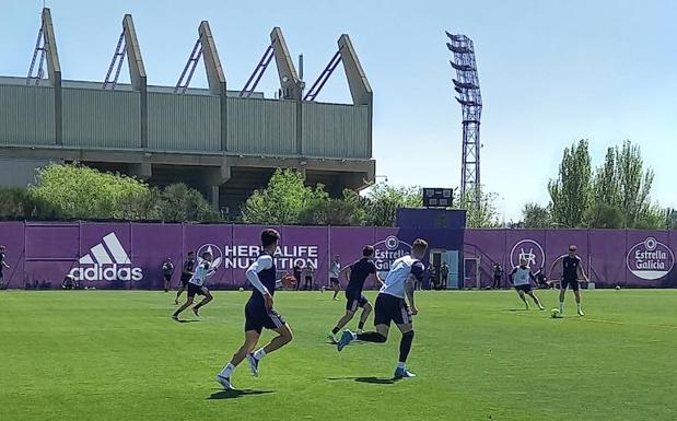 Entrenamiento sin ausencias a tres días del trascendental duelo en Ipurua