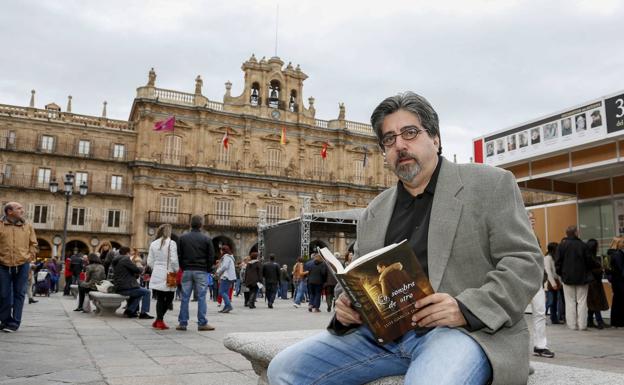 La 40 Feria del Libro se inaugura mañana con la presentación del libro de Luis García Jambrina