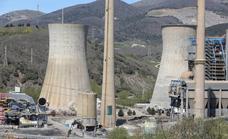 Voladura de las torres de la central térmica de La Robla