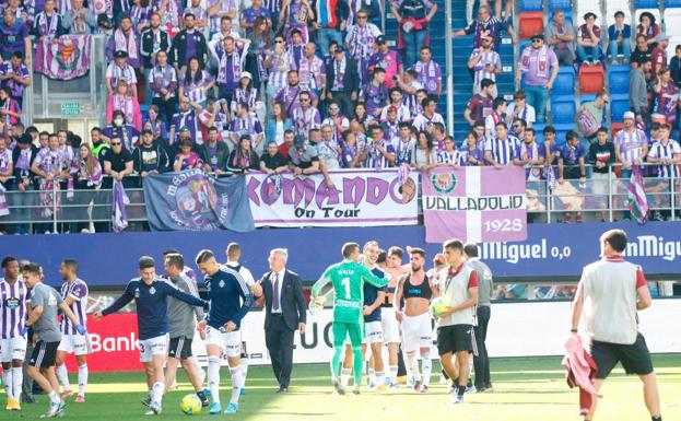 El Real Valladolid esperó a marcar... en el fondo que ocupaban sus aficionados