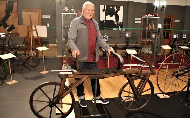 Así han evolucionado las bicicletas desde 1820: una exposición muestra 50 modelos en Medina de Rioseco