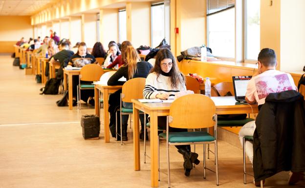 La USAL elimina las tasas de matrícula vigentes desde 2008 para todos los estudiantes