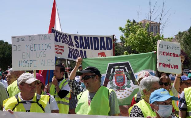 Vecinos de El Bierzo y Laciana piden en las Cortes una sanidad «digna»