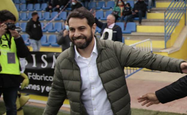 Ayllón: «Creo que si ganamos los dos partidos que nos quedan Unionistas entrará en el play-off»