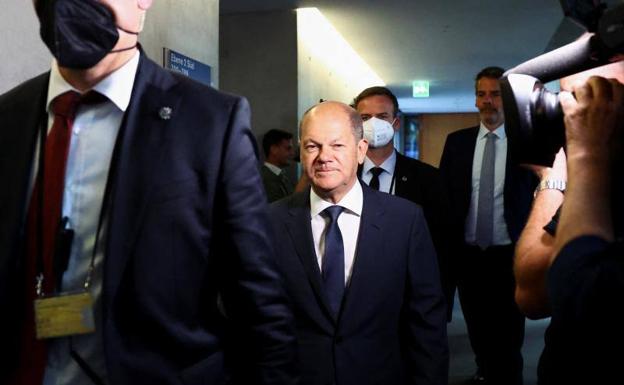 Scholz habla de nuevo con Putin, que mantiene su discurso bélico