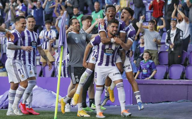 El Real Valladolid sigue vivo en la pelea por el ascenso a Primera