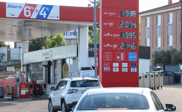 Cuatro gasolineras de Valladolid superan los dos euros por litro: consulta dónde repostar