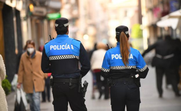 La Policía Local de Valladolid renueva sus «obsoletas» pistolas y valora grabar sus intervenciones
