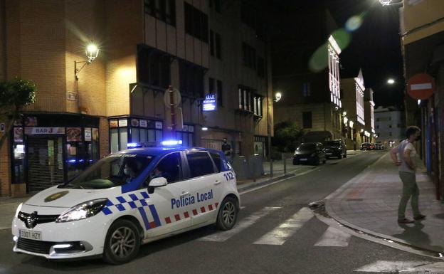 Agreden con una botella en la cabeza a un joven en un bar de Palencia