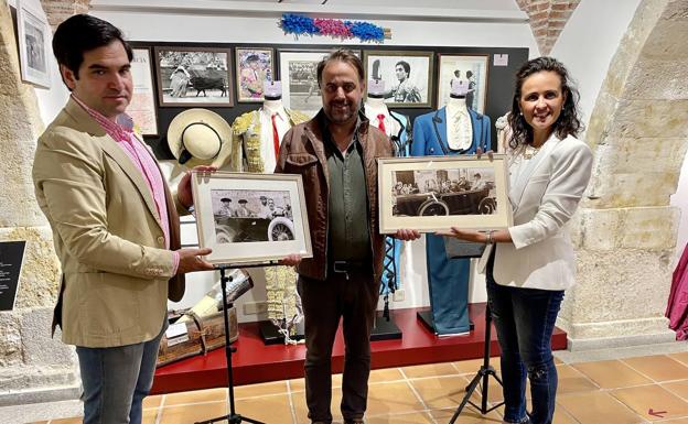 El Museo Taurino incorpora una fotografía de Morante en Salamanca que rememora otra tomada 103 años atrás