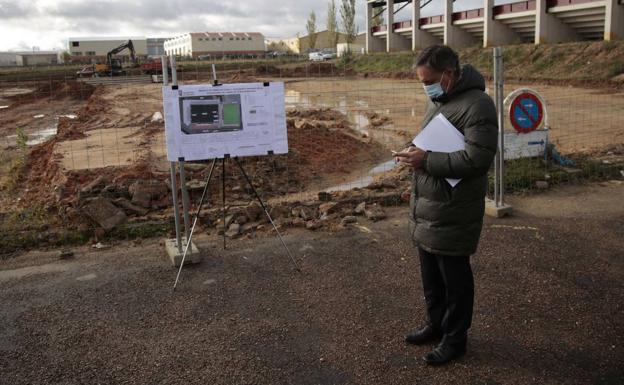 El alcalde de Salamanca abre la puerta al cambio de césped del Reina Sofía para Unionistas