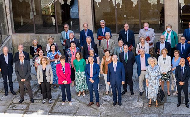 El rector de la Usal preside el acto de homenaje al personal docente e investigador que se jubila