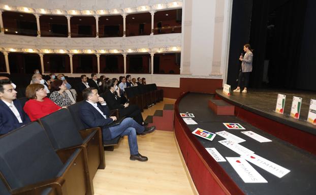 Siete equipos de desempleados luchan por conseguir financiación para proyectos innovadores