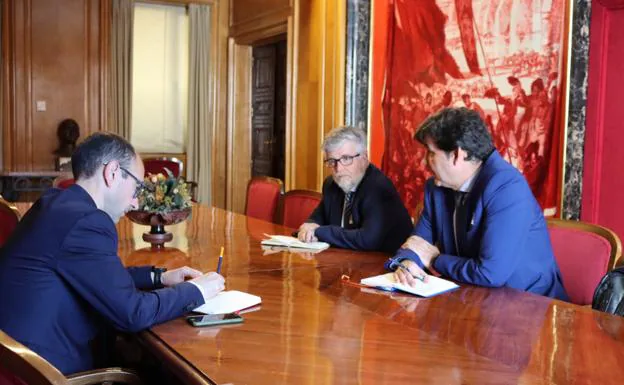 El PSOE mantiene un encuentro con SENASA para atraer proyectos generadores de empleo en Salamanca