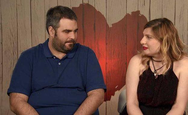 David, de Valladolid, y Verónica, de Ponferrada, hablan de su discapacidad en 'First Dates'