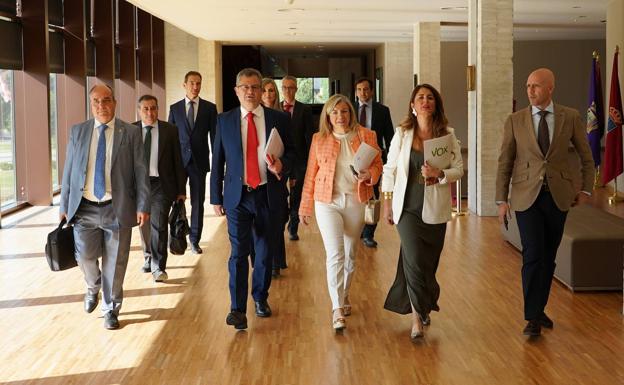 El nuevo consejero copia párrafos completos del programa de Carnero para Agricultura