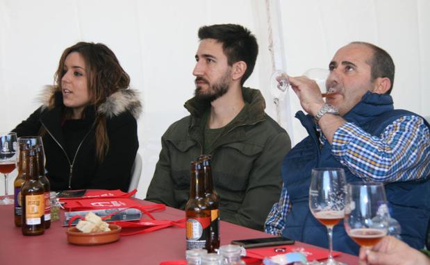 Torregutiérrez celebra su primera feria de la cerveza artesana